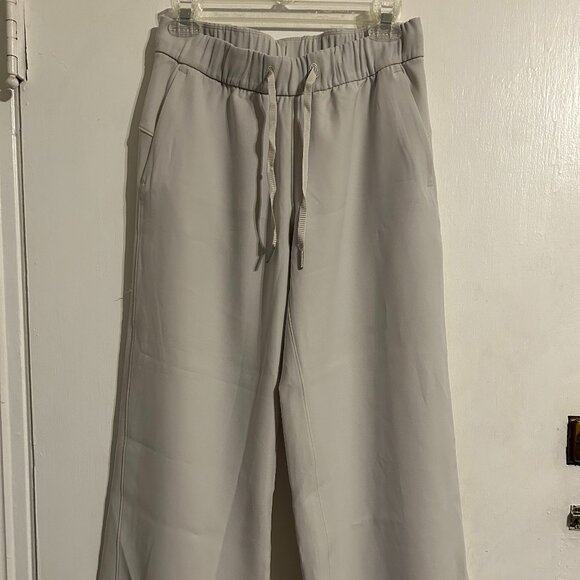 Lululemon Wide Leg cropped pants - Picture 1 of 3